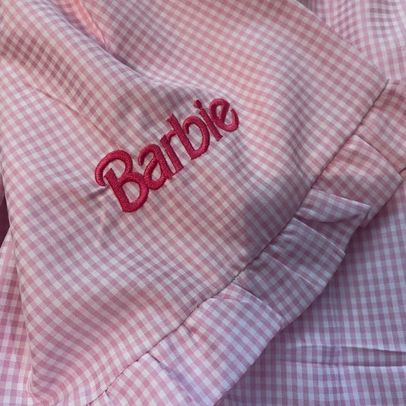 Barbie pajama set. One size. Fits size small and definitely medium. Loose fit - Picture 3 of 4